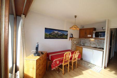 Rent in ski resort Studio sleeping corner 6 people (221) - Résidence Martagons A - Auris en Oisans - Living room