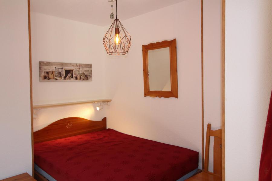Rent in ski resort 2 room apartment sleeping corner 5 people - Résidence la Combe II - Aussois - Bedroom