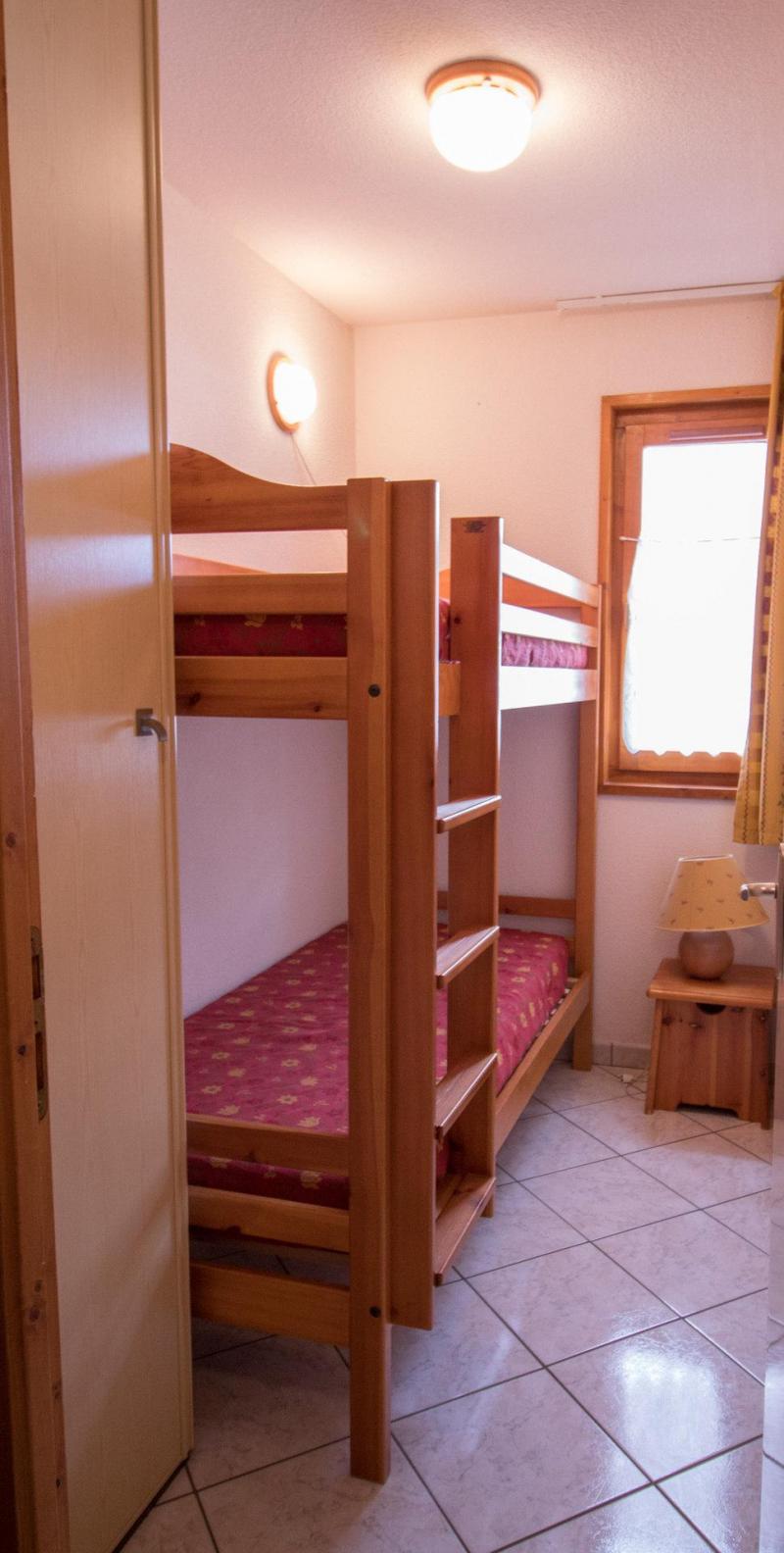 Rent in ski resort 3 room apartment 6 people (301) - Résidence la Combe II - Aussois - Bedroom