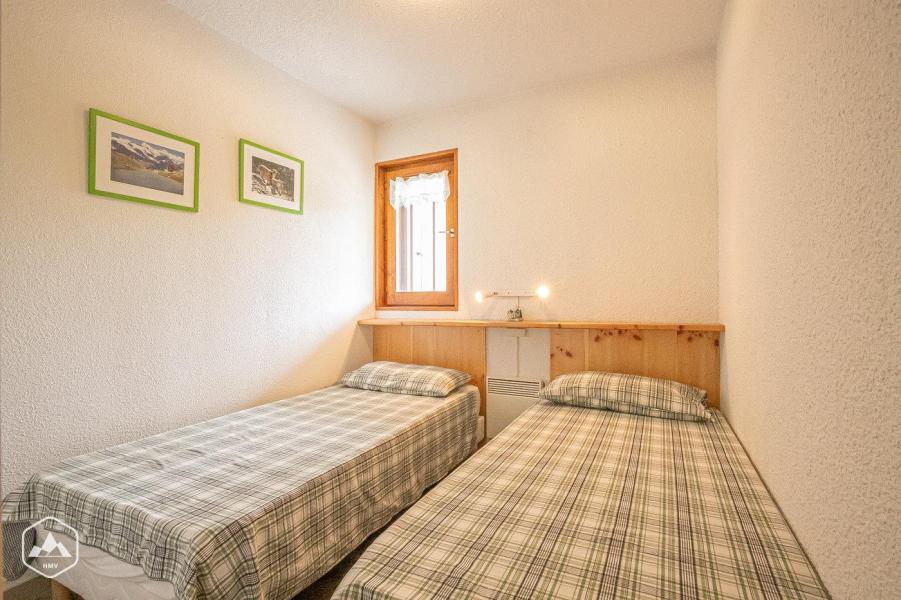 Rent in ski resort 2 room apartment 4 people (1) - Résidence La Corniche - Aussois - Bedroom