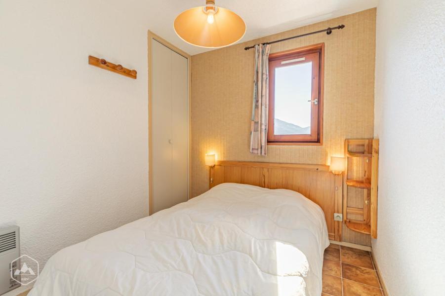 Rent in ski resort 2 room apartment cabin 4 people (114) - Résidence Le Genevray - Aussois - Bedroom