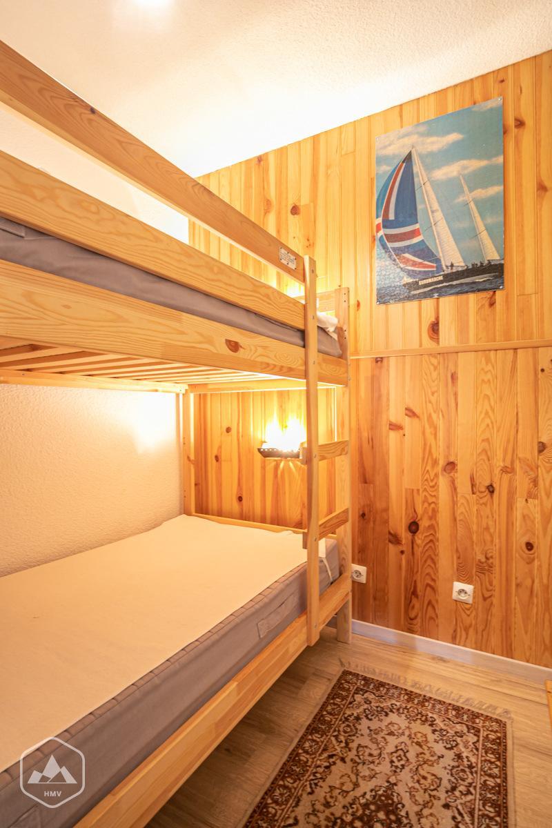 Rent in ski resort Studio cabin 4 people (30) - Résidence Les Fleurs - Aussois - Bedroom