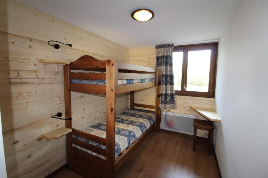 Rent in ski resort 3 room apartment 6 people (003) - Résidence les Sports - Aussois - Bedroom