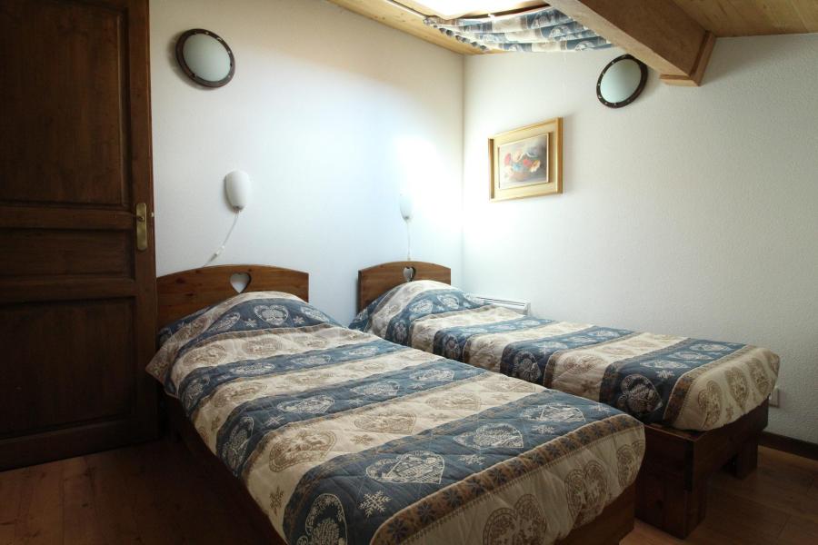 Rent in ski resort 3 room apartment 6 people (017) - Résidence les Sports - Aussois - Bedroom
