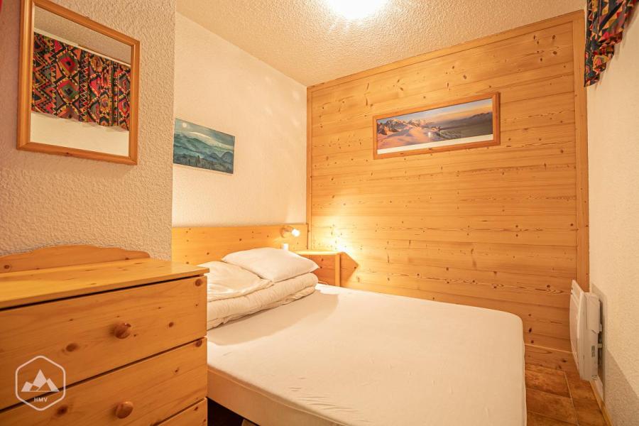 Rent in ski resort Studio cabin 4 people (STS144) - Résidence St Sébastien 2 - Aussois - Bedroom