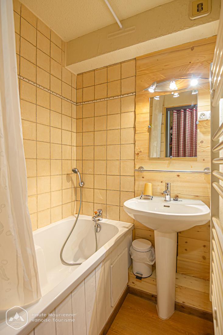 Rent in ski resort Studio sleeping corner 4 people (STS10) - Résidence St Sébastien 2 - Aussois - Apartment