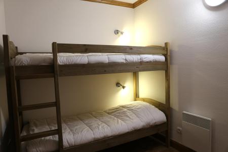 Rent in ski resort 2 room apartment sleeping corner 6 people (15) - Le Clos d'Aussois - Aussois - Bedroom