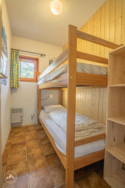 Rent in ski resort 2 room apartment cabin 6 people (115) - Résidence Le Genevray - Aussois - Bedroom
