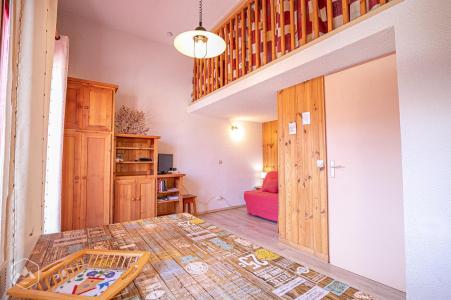 Rent in ski resort Studio 2 people (103) - Résidence Le Genevray - Aussois - Living room