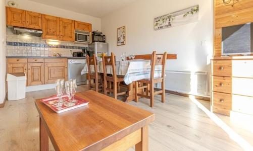 Rent in ski resort 2 room apartment sleeping corner 6 people (004) - Résidence les Sports - Aussois - Living room