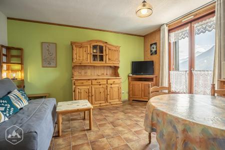 Rent in ski resort Studio cabin 4 people (STS178) - Résidence St Sébastien 1 - Aussois - Living room
