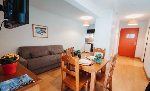 Rent in ski resort Le Domaine de la Vallée d'Ax - Ax-Les-Thermes - Living room
