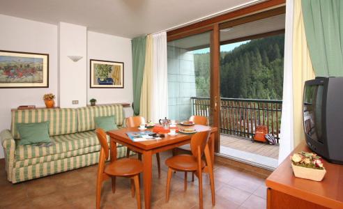 Rent in ski resort Résidence Campo Smith - Bardonecchia - Dining area