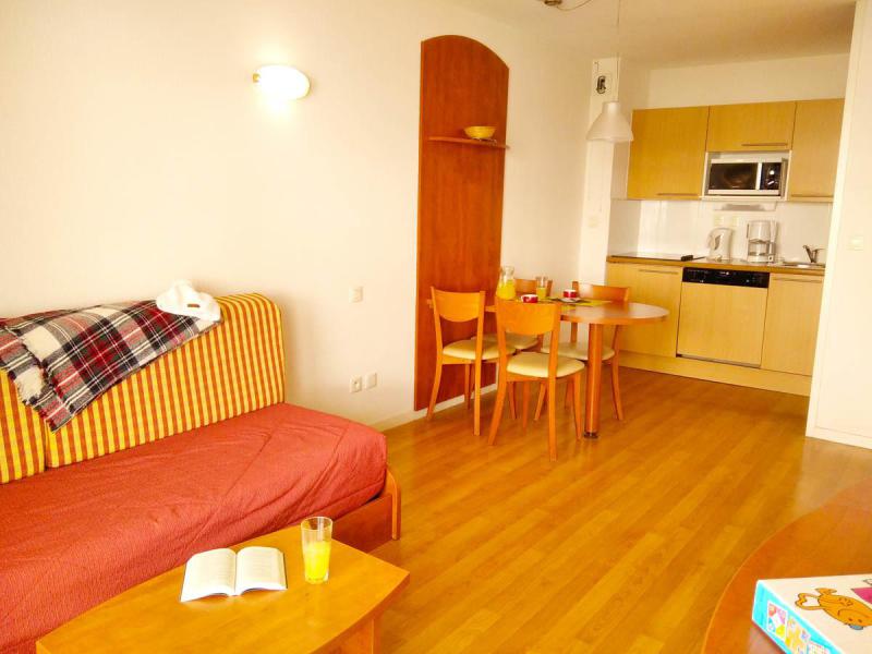 Rent in ski resort 2 room apartment 4 people (24-135) - Résidence Pic du Midi - Barèges/La Mongie - Living room