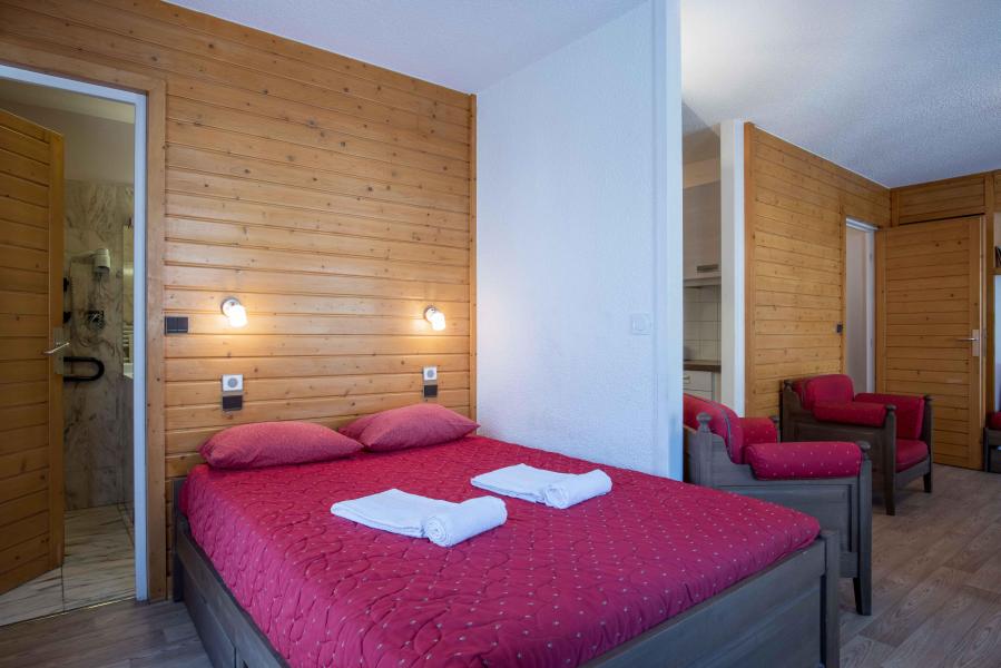 Rent in ski resort Studio 4 people (STC4) - Eureca - Brides Les Bains - Living room