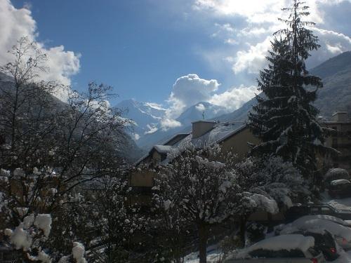 Urlaub in den Bergen Le Golf Hôtel - Brides Les Bains - Draußen im Winter