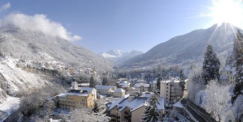 Skiverleih Le Golf Hôtel - Brides Les Bains - Draußen im Winter