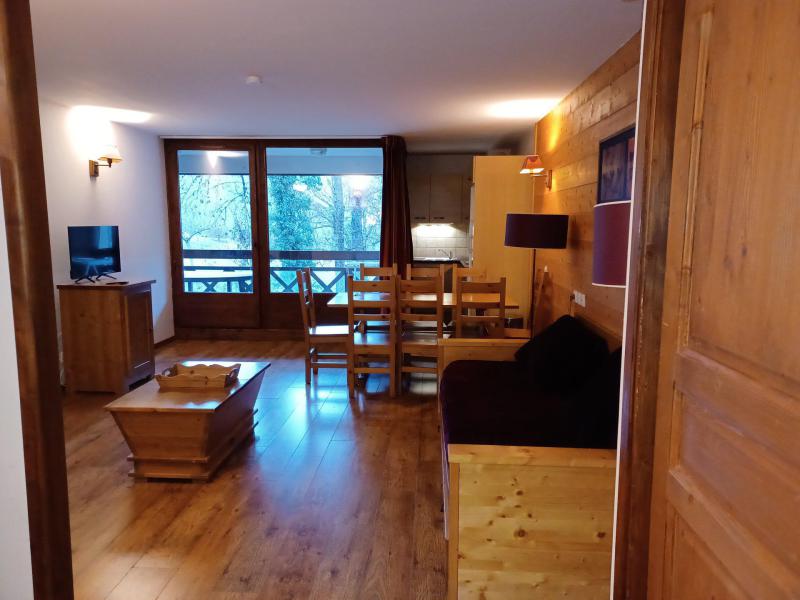 Rent in ski resort 3 room apartment sleeping corner 6 people (302) - Résidence Cybèle BAT4 - Brides Les Bains - Table