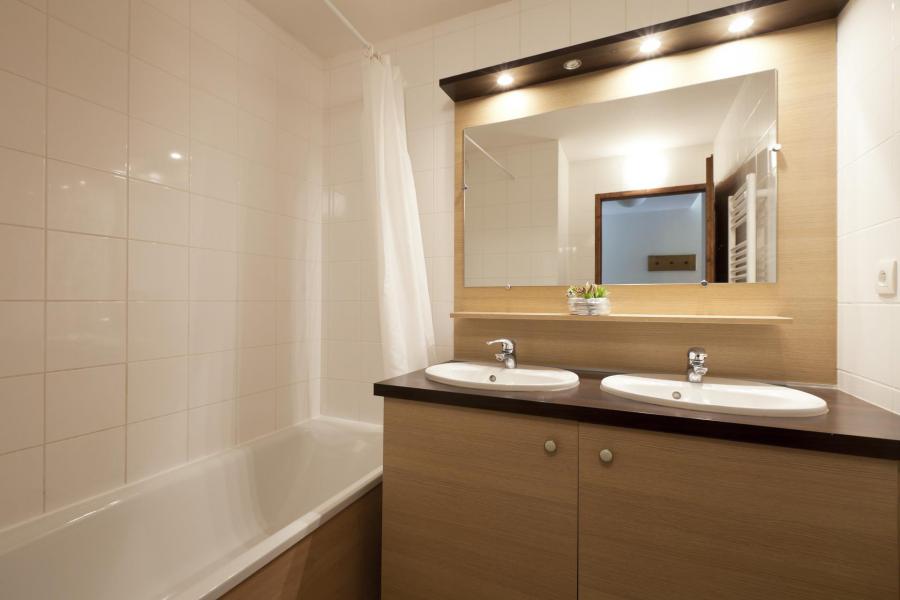 Rent in ski resort 3 room apartment sleeping corner 8 people (508) - Résidence Cybèle BAT4 - Brides Les Bains - Bathroom