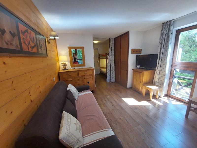 Rent in ski resort Studio sleeping corner 4 people (323) - Résidence Cybèle BAT4 - Brides Les Bains - Living room