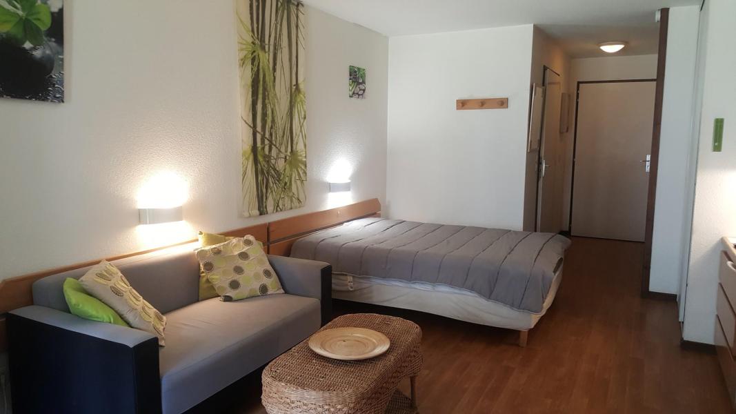 Rent in ski resort Studio sleeping corner 4 people (1002) - Résidence Cybèle - Brides Les Bains - Apartment