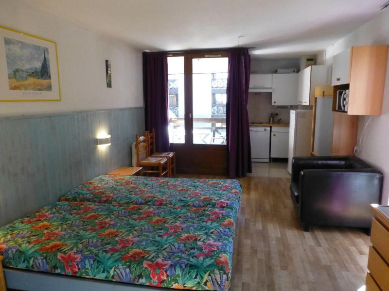 Rent in ski resort Studio sleeping corner 4 people (1107) - Résidence Cybèle - Brides Les Bains - Living room
