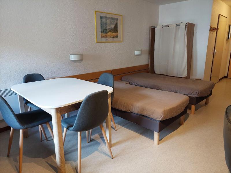 Rent in ski resort Studio sleeping corner 4 people (1210) - Résidence Cybèle - Brides Les Bains - Apartment