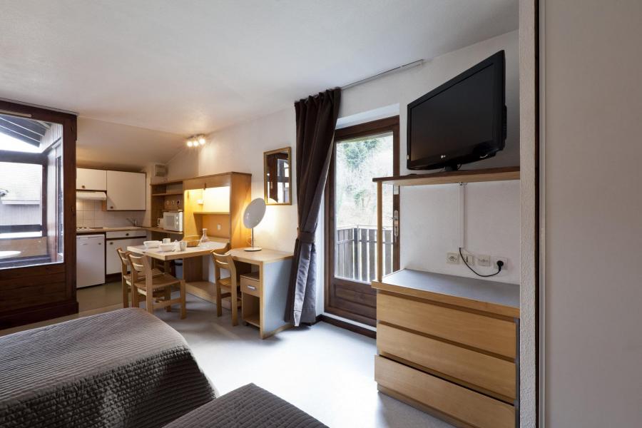 Rent in ski resort Studio sleeping corner 4 people (1407) - Résidence Cybèle - Brides Les Bains - Bedroom