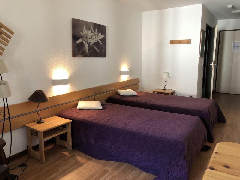 Rent in ski resort Studio sleeping corner 4 people (204) - Résidence Cybèle - Brides Les Bains - Living room