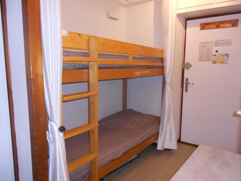 Rent in ski resort Studio sleeping corner 4 people (2408) - Résidence Cybèle - Brides Les Bains - Apartment