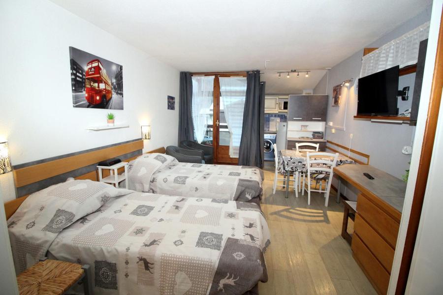 Rent in ski resort Studio sleeping corner 4 people (2408) - Résidence Cybèle - Brides Les Bains - Living room