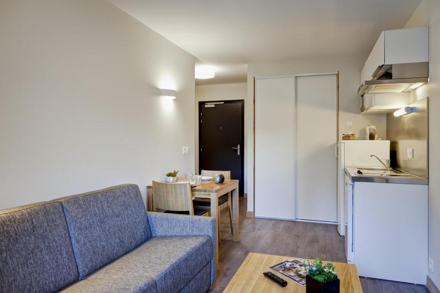 Wynajem na narty Apartament 2 pokojowy 4 osób (wyposażone w PMR) (OLY107) - Résidence de l'Olympe - Brides Les Bains - Stolikiem