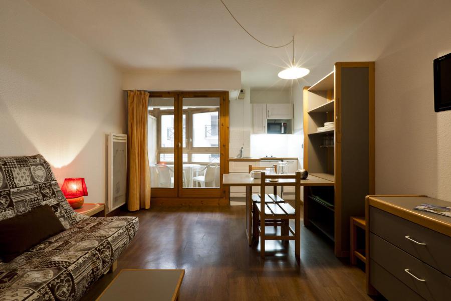 Rent in ski resort Studio sleeping corner 4 people (105) - Résidence le Grand Chalet - Brides Les Bains - Living room