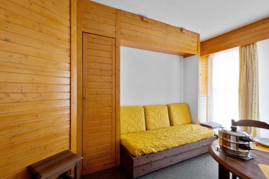 Rent in ski resort Studio cabin 4 people (10) - Résidence Tarentaise - Brides Les Bains - Settee