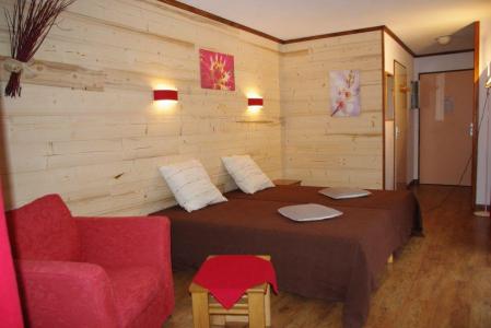Rent in ski resort Studio sleeping corner 4 people (1406) - Résidence Cybèle - Brides Les Bains - Living room