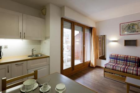 Rent in ski resort Studio 2 people (223) - Résidence le Grand Chalet - Brides Les Bains - Apartment