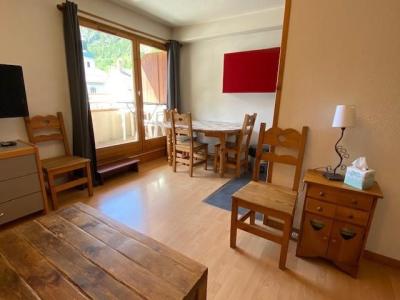 Rent in ski resort Studio cabin 5 people (301) - Résidence le Grand Chalet - Brides Les Bains - Living room