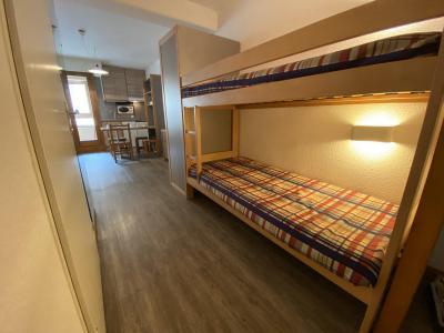 Rent in ski resort Studio sleeping corner 4 people (109) - Résidence le Grand Chalet - Brides Les Bains - Apartment