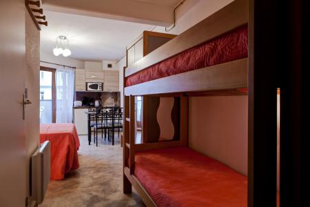 Rent in ski resort Studio sleeping corner 4 people (217) - Résidence le Grand Chalet - Brides Les Bains - Cabin