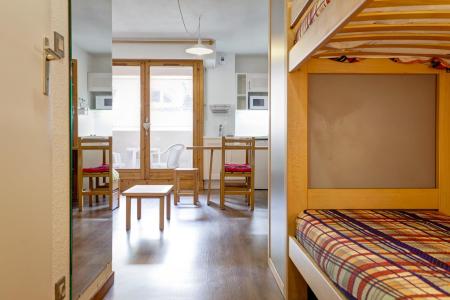 Rent in ski resort Studio sleeping corner 4 people (401) - Résidence le Grand Chalet - Brides Les Bains - Living room
