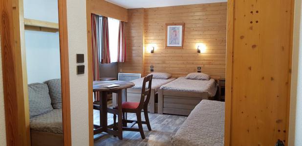 Rent in ski resort Studio 4 people (21) - Résidence Tarentaise - Brides Les Bains - Living room