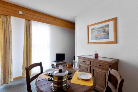 Rent in ski resort Studio cabin 4 people (10) - Résidence Tarentaise - Brides Les Bains - Living room