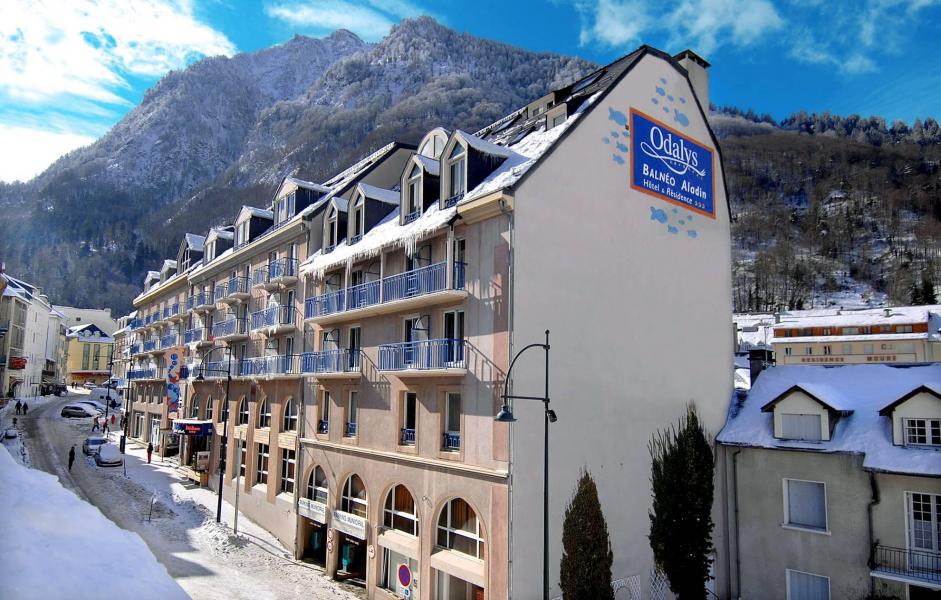 Rent in ski resort Résidence Balnéo Aladin - Cauterets - Winter outside