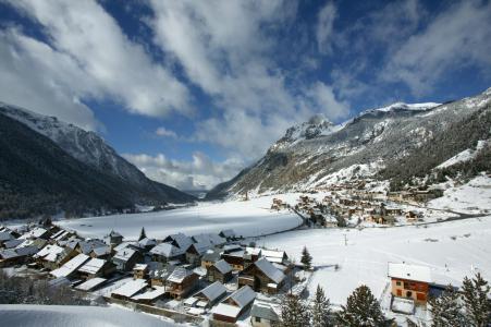 Rent in ski resort VVF Queyras - Ceillac en Queyras - Winter outside