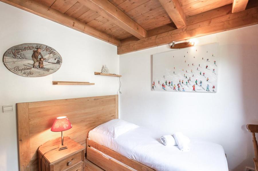 Rent in ski resort 4 room apartment 8 people - Chalet Clos des Etoiles - Chamonix - Bedroom