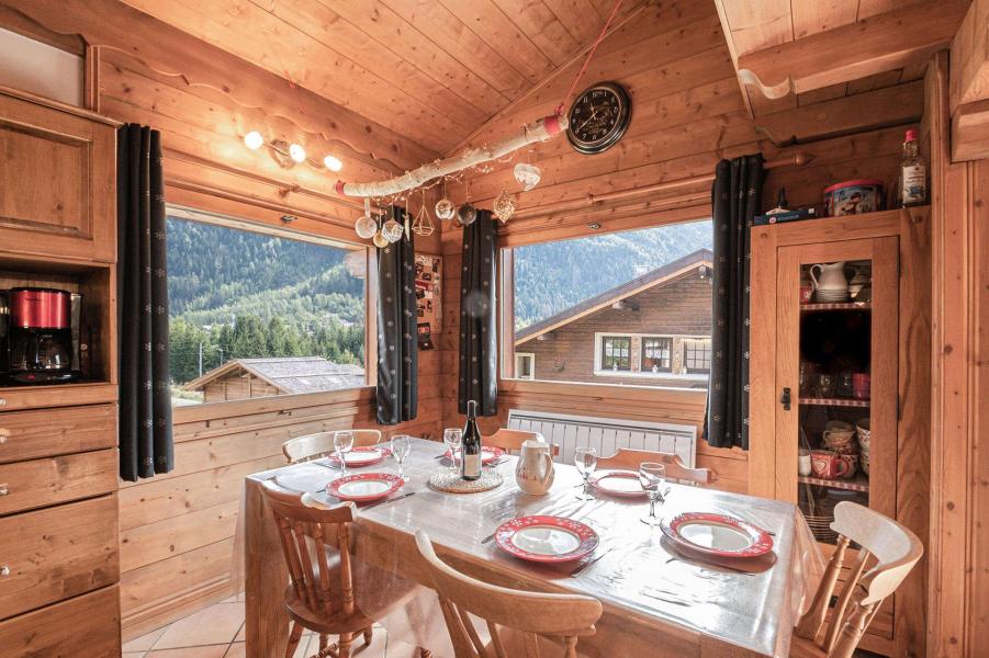 Rent in ski resort 4 room apartment 8 people - Chalet Clos des Etoiles - Chamonix - Living room