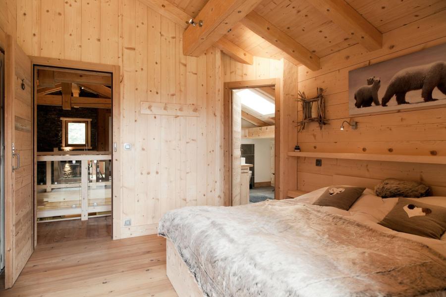 Rent in ski resort 6 room apartment 12 people - Chalet Hévéa - Chamonix - Bedroom