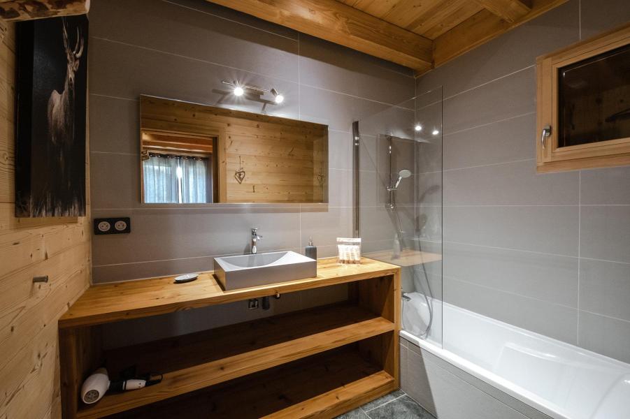 Rent in ski resort 6 room duplex chalet 10 people (Marius) - Chalet Marius - Chamonix - Bathroom