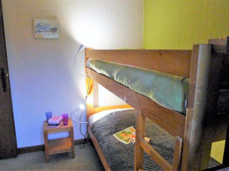 Rent in ski resort 2 room apartment 4 people (1) - Clos des Outannes - Chamonix - Bunk beds