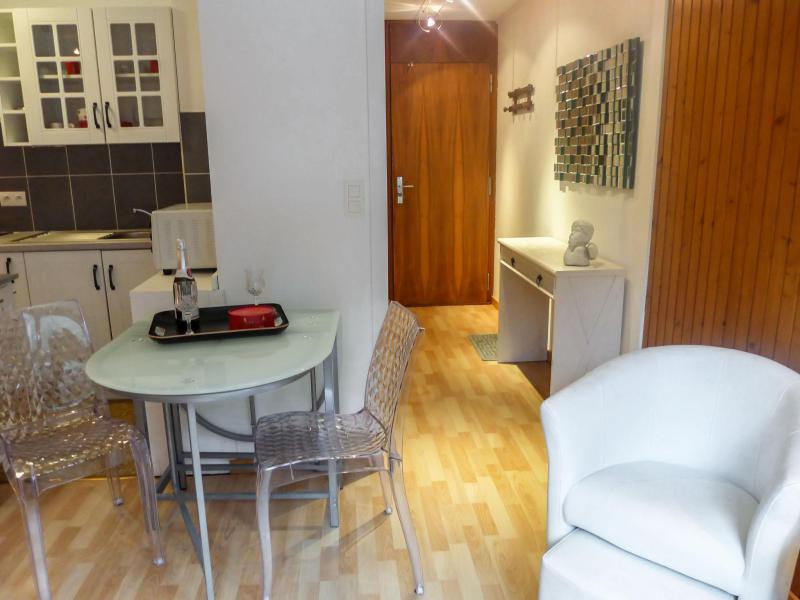 Rent in ski resort 1 room apartment 2 people (8) - L'Aiguille du Midi - Chamonix - Living room